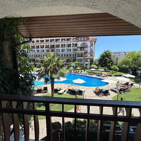 Aparthotel Premium *